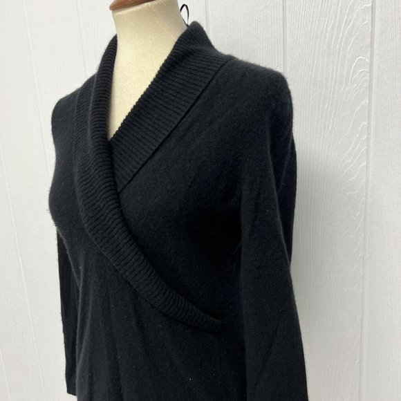 Jones New York Women's Long Sleeve Black Front Wrap V-Neck Sweater Size M - Picture 11 of 11